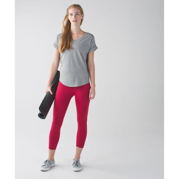Lululemon Zone In Crop size 6 - Picture 3 of 5